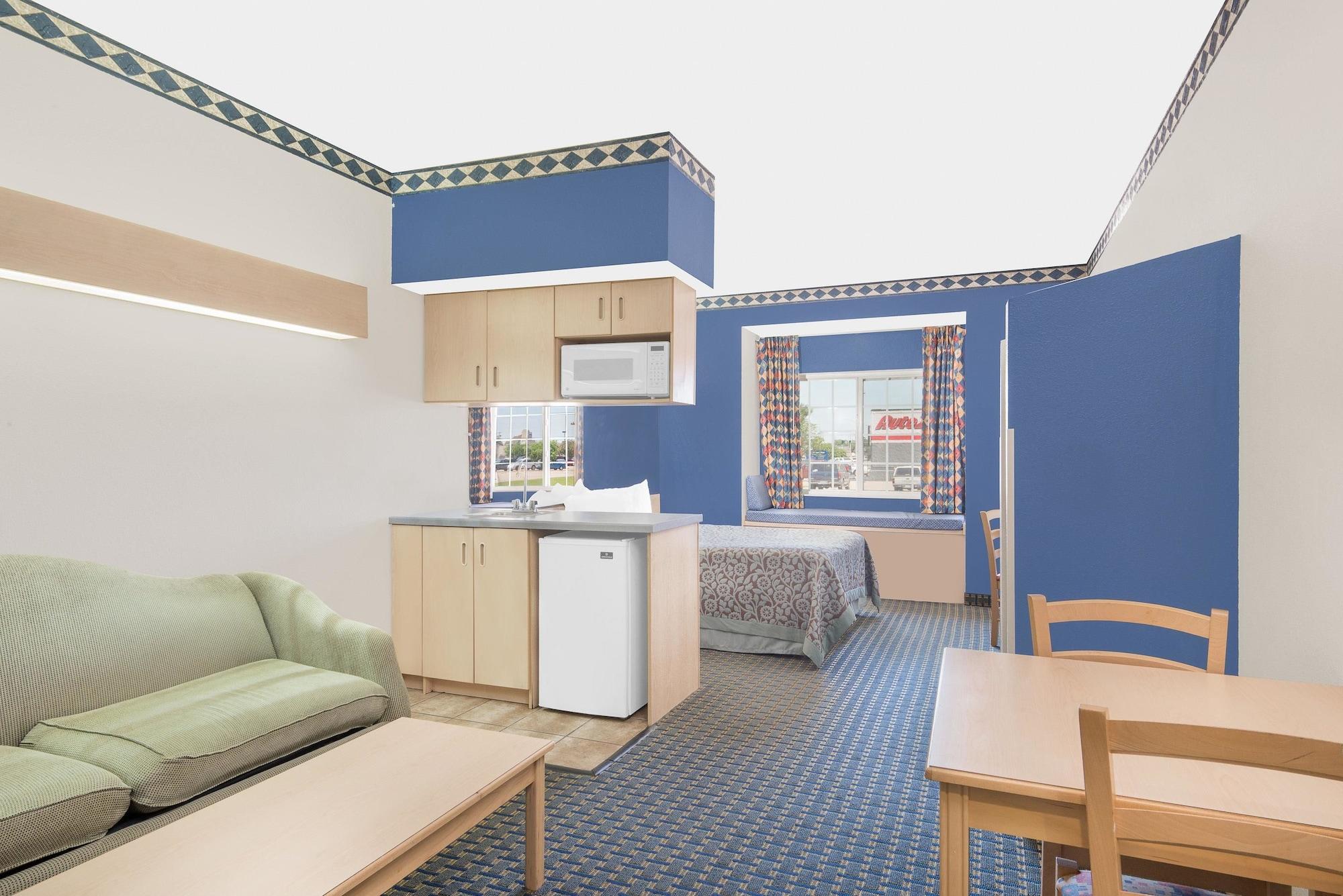 Days Inn & Suites By Wyndham Hutchinson Dış mekan fotoğraf